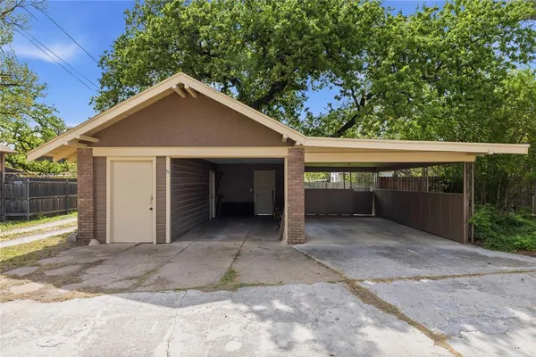 $355,000 | 1700 Austin Avenue, Brownwood, TX 76801
