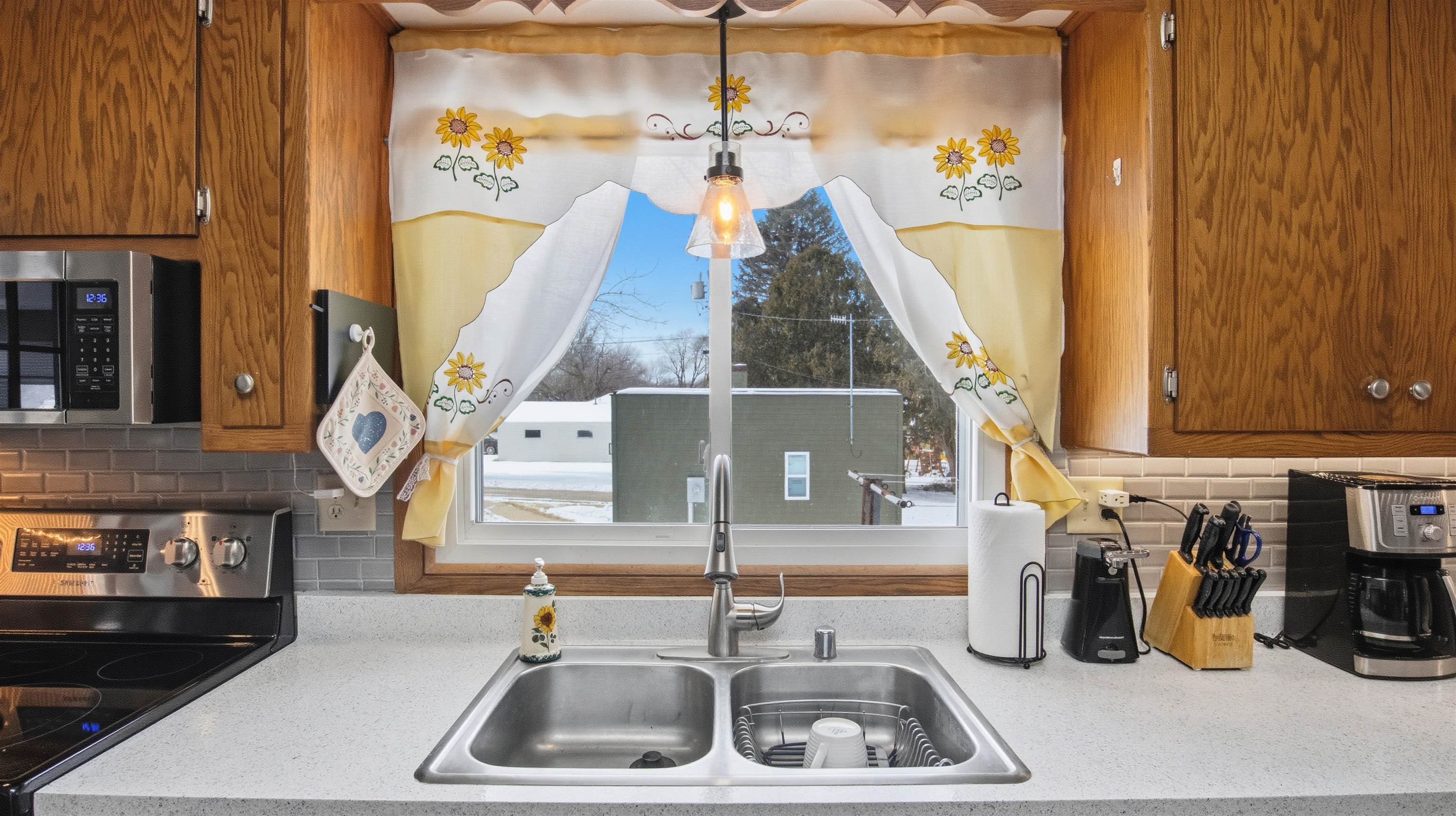 404 Anderson Street DeForest, WI 53532 - Photo 13 of 46