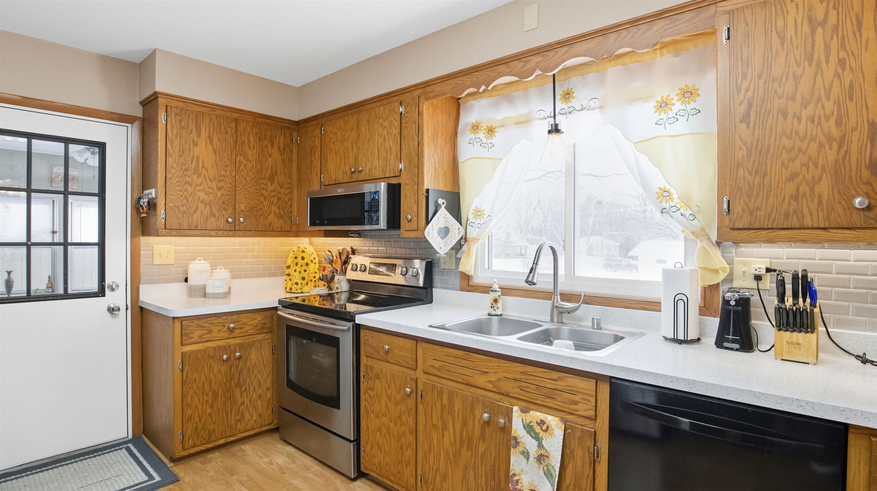 404 Anderson Street DeForest, WI 53532 - Photo 15 of 46