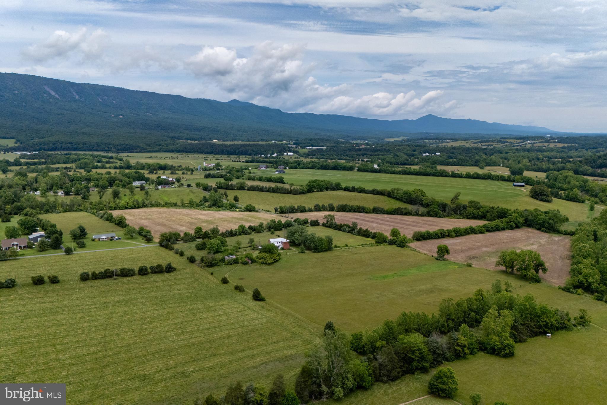 501 South Fork Road Luray, VA 22835 - Photo 77 of 79 a view of a city