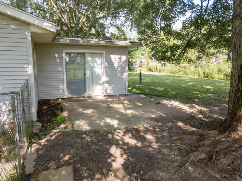 2630 Chandler Drive Fort Wayne, IN 46816 - Photo 4 of 29