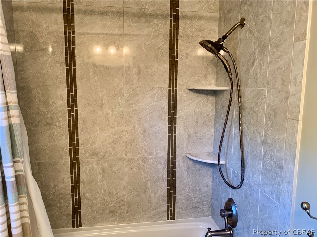 1753 Gloucester Road Gloucester Point, VA 23062 - Photo 20 of 48 Gallery Image 20