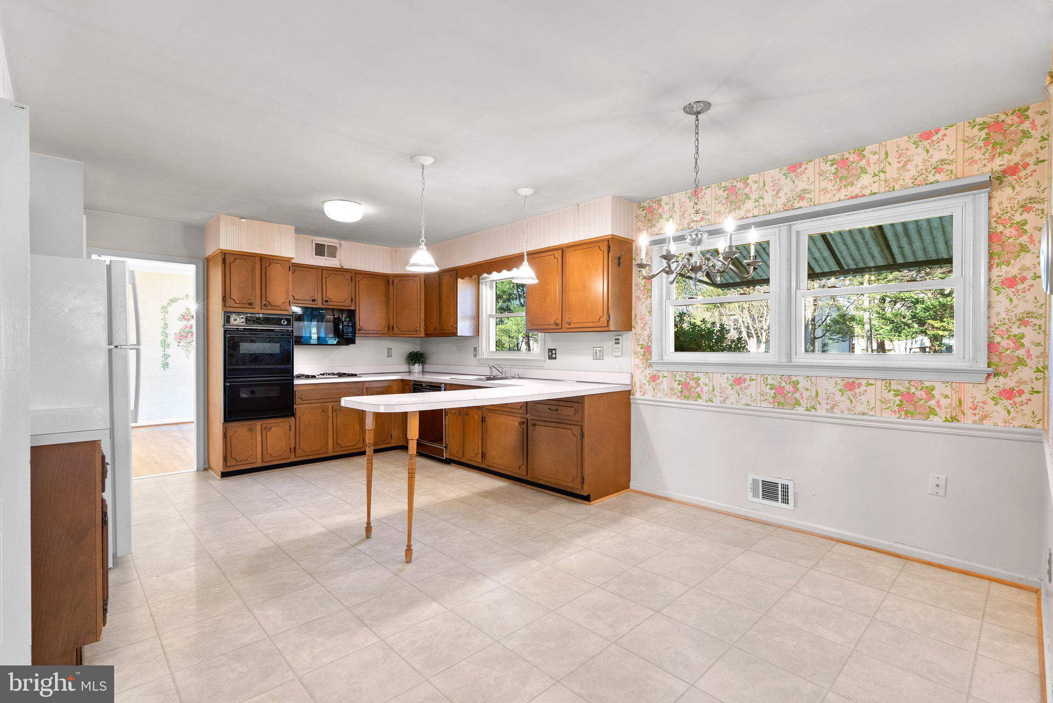 2305 East Gate Drive Silver Spring, MD 20906 - Photo 14 of 43 Kitchen