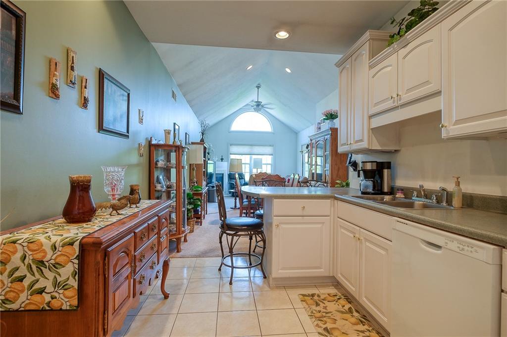 321 Saddlebrook Road Gibsonia, PA 15044 - Photo 8 of 25 Gallery Image 8