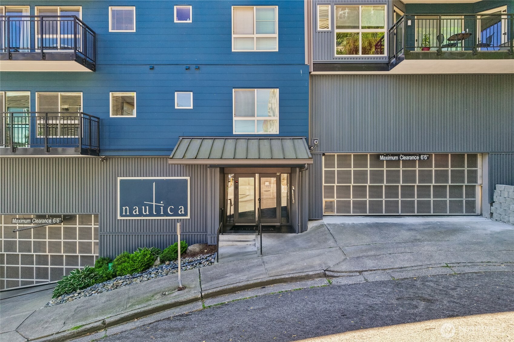 701 Galer Street, Unit 813 Seattle, WA 98109 - Photo 35 of 40