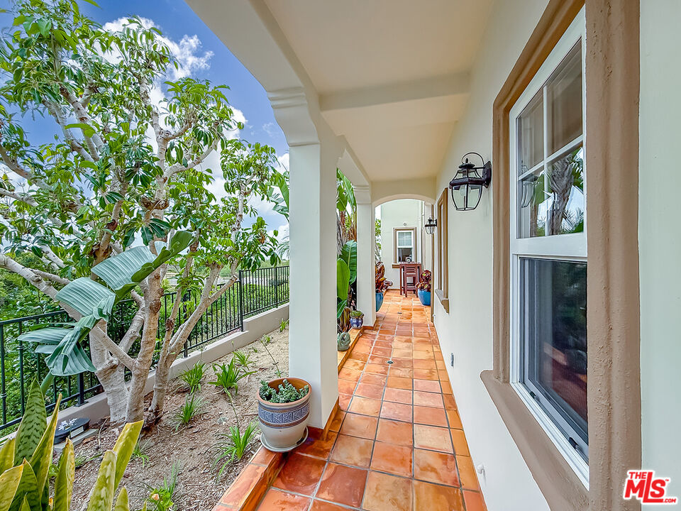 6416 Lunita Road, Unit 108 Malibu, CA 90265 - Photo 3 of 38