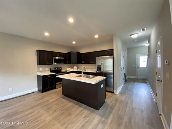 $1,695 | 517 Stone Crab Lane, Sneads Ferry, NC 28460