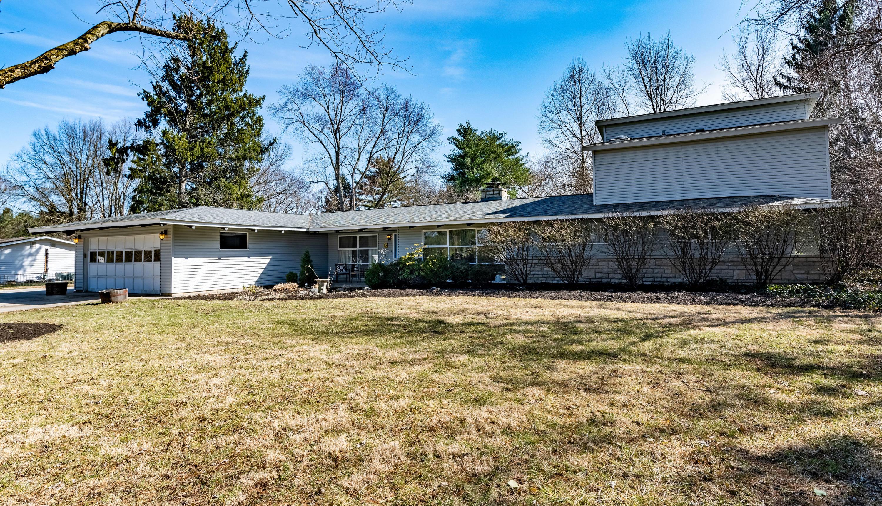 3415 Fishinger Road Columbus, OH 43221 - Photo 1 of 33 3415_fishingerRd(27of33)