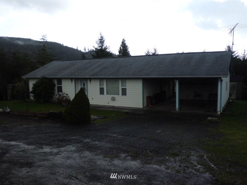1748 Holcomb Road Kelso, WA 98626 - Photo 2 of 16 Gallery Image 2