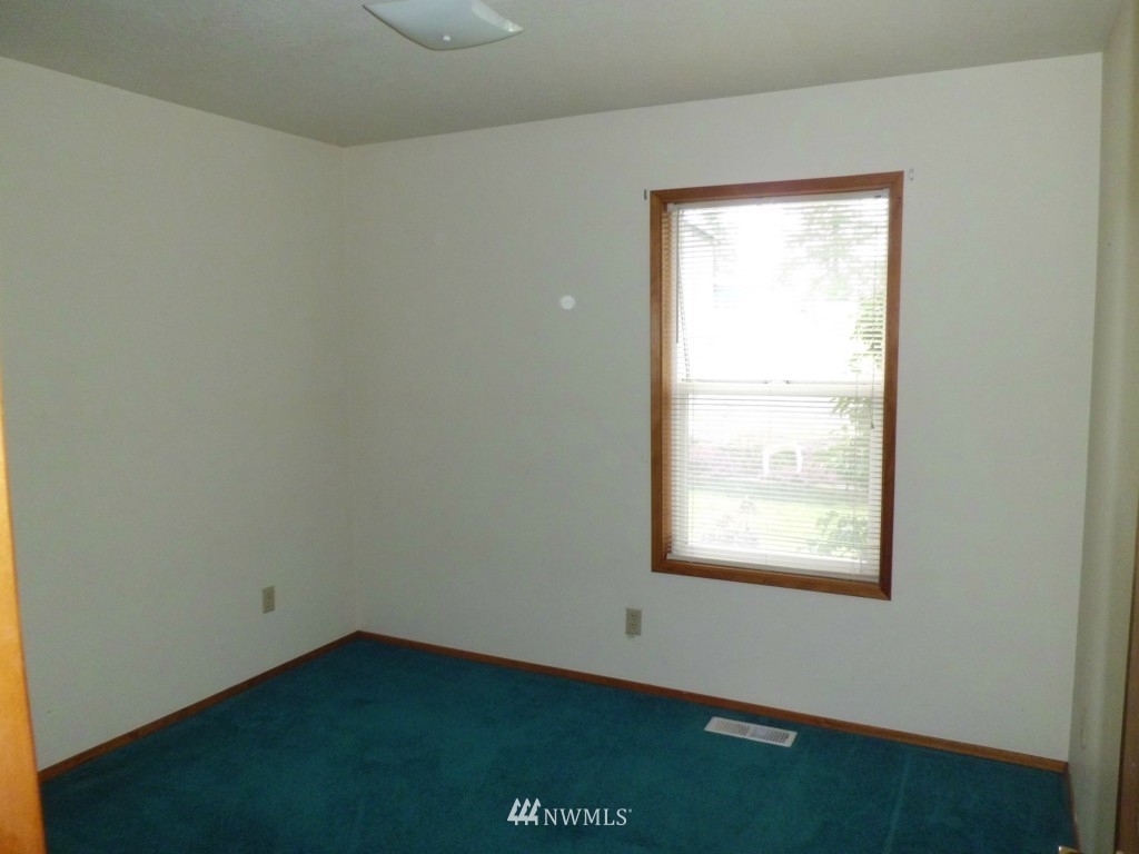 1748 Holcomb Road Kelso, WA 98626 - Photo 14 of 16 Gallery Image 14