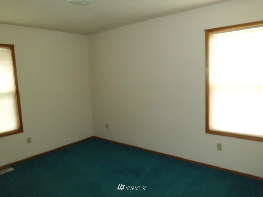 1748 Holcomb Road Kelso, WA 98626 - Photo 15 of 16 Gallery Image 15