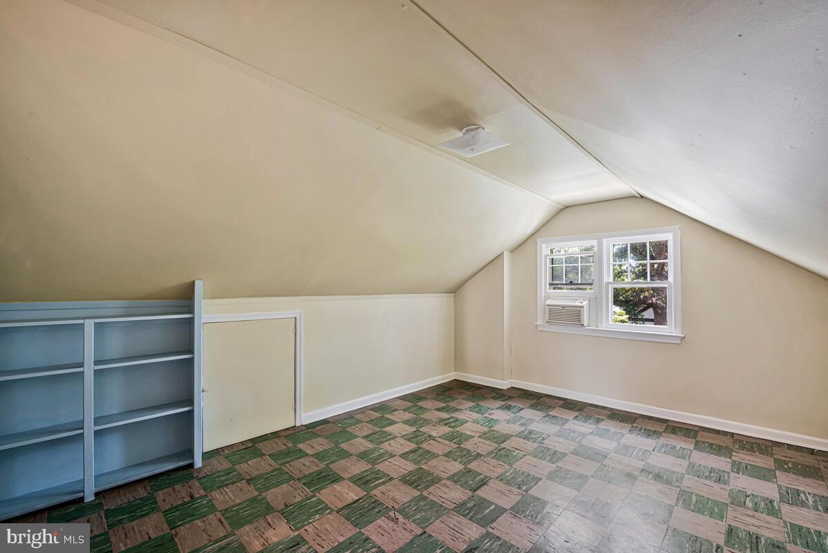 9425 Washington Boulevard Lanham, MD 20706 - Photo 25 of 38 a view of an empty room with a window