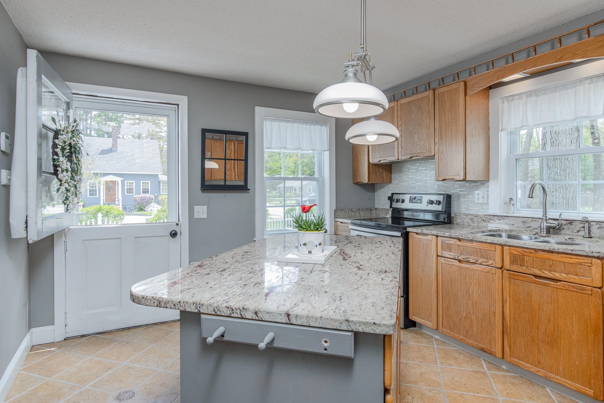59 Manor Road Concord, NH 03303 - Photo 5 of 37