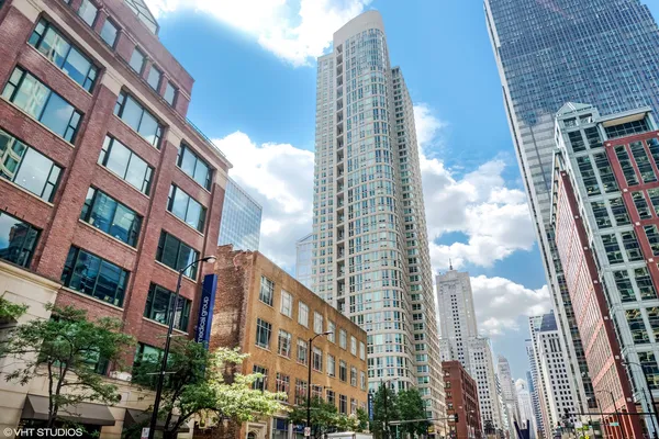 $2,700 | 345 North LaSalle Street, Unit 2602, Chicago, IL 60654