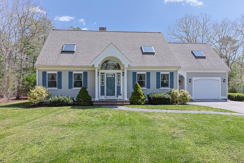 29 Stone Bridge Lane Marstons Mills, MA 02648 - Photo 2 of 56 lawn2