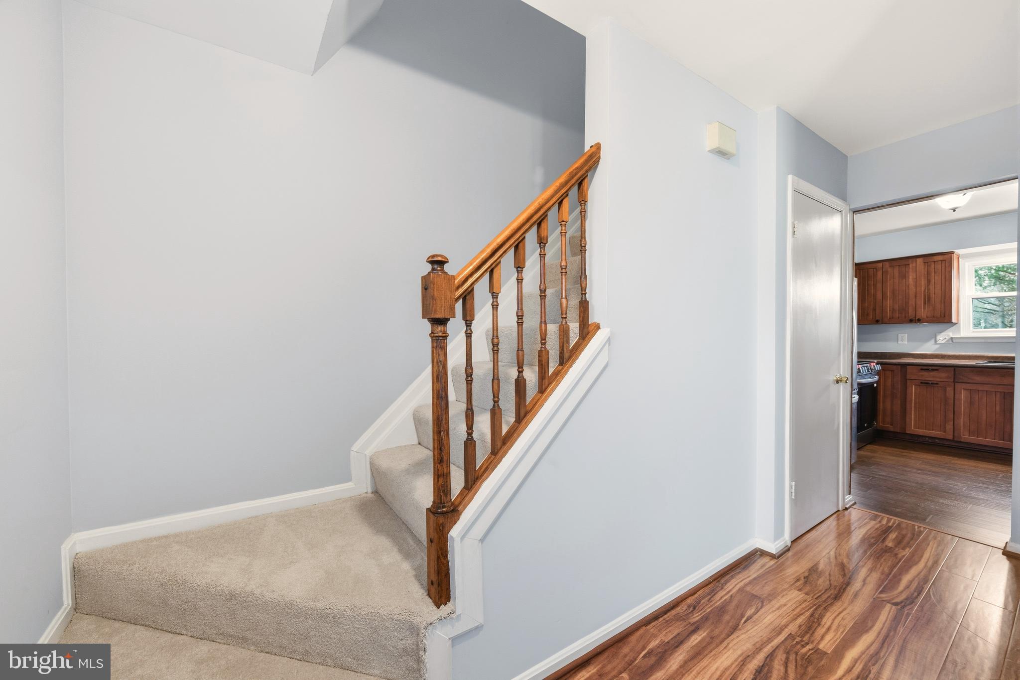 17524 Longview Lane Olney, MD 20832 - Photo 15 of 37 Foyer/Stairs
