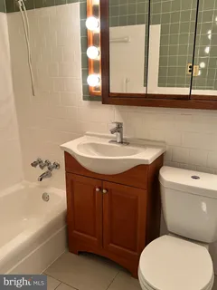 $2,400 | 4600 Duke Street, Unit 701, Alexandria, VA 22304