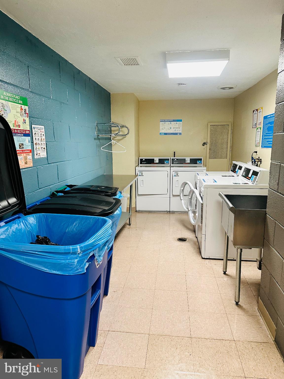 4600 Duke Street, Unit 701 Alexandria, VA 22304 - Photo 24 of 36 Laundry room with modern amenities.
