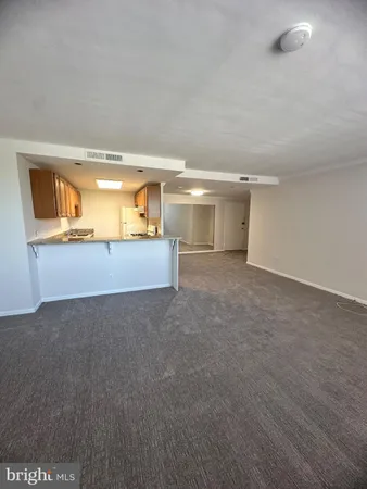 $2,400 | 4600 Duke Street, Unit 701, Alexandria, VA 22304