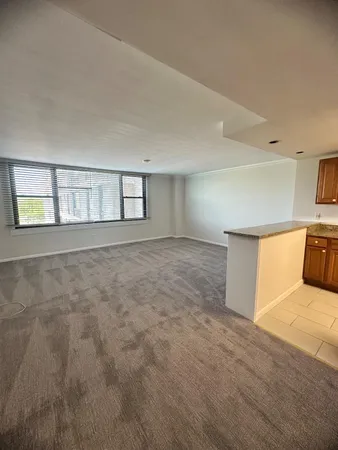 $2,400 | 4600 Duke Street, Unit 701, Alexandria, VA 22304
