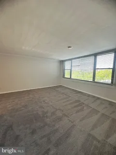 $2,400 | 4600 Duke Street, Unit 701, Alexandria, VA 22304