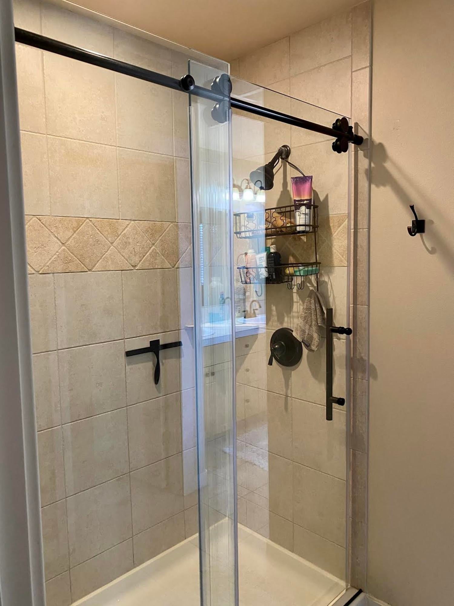 62483 Eagle Road Bend, OR 97701 - Photo 21 of 27 17-Master Bath