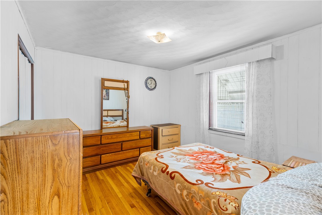 53 Samuel Avenue Pawtucket, RI 02860 - Photo 11 of 39