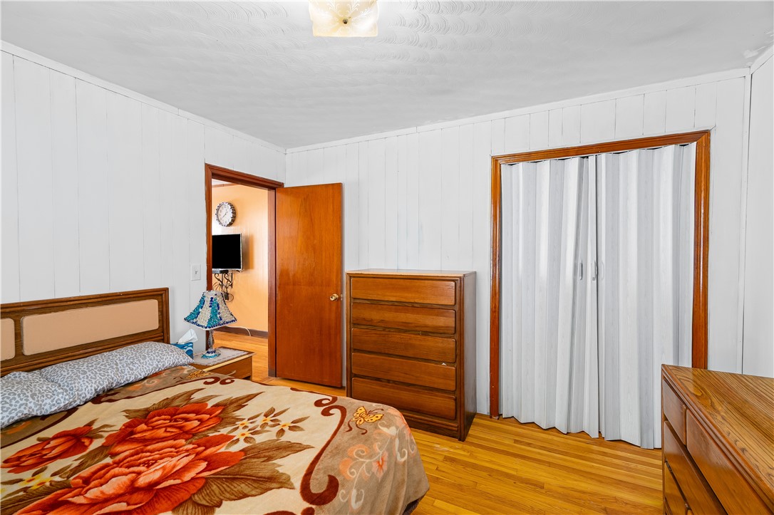 53 Samuel Avenue Pawtucket, RI 02860 - Photo 12 of 39