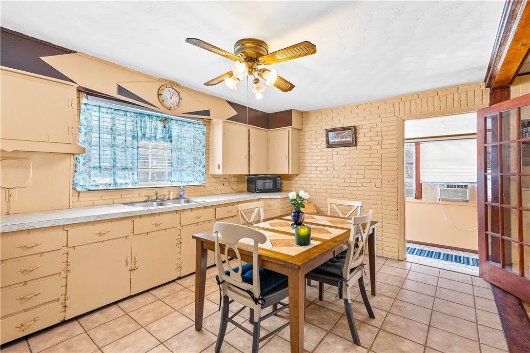 53 Samuel Avenue Pawtucket, RI 02860 - Photo 16 of 39