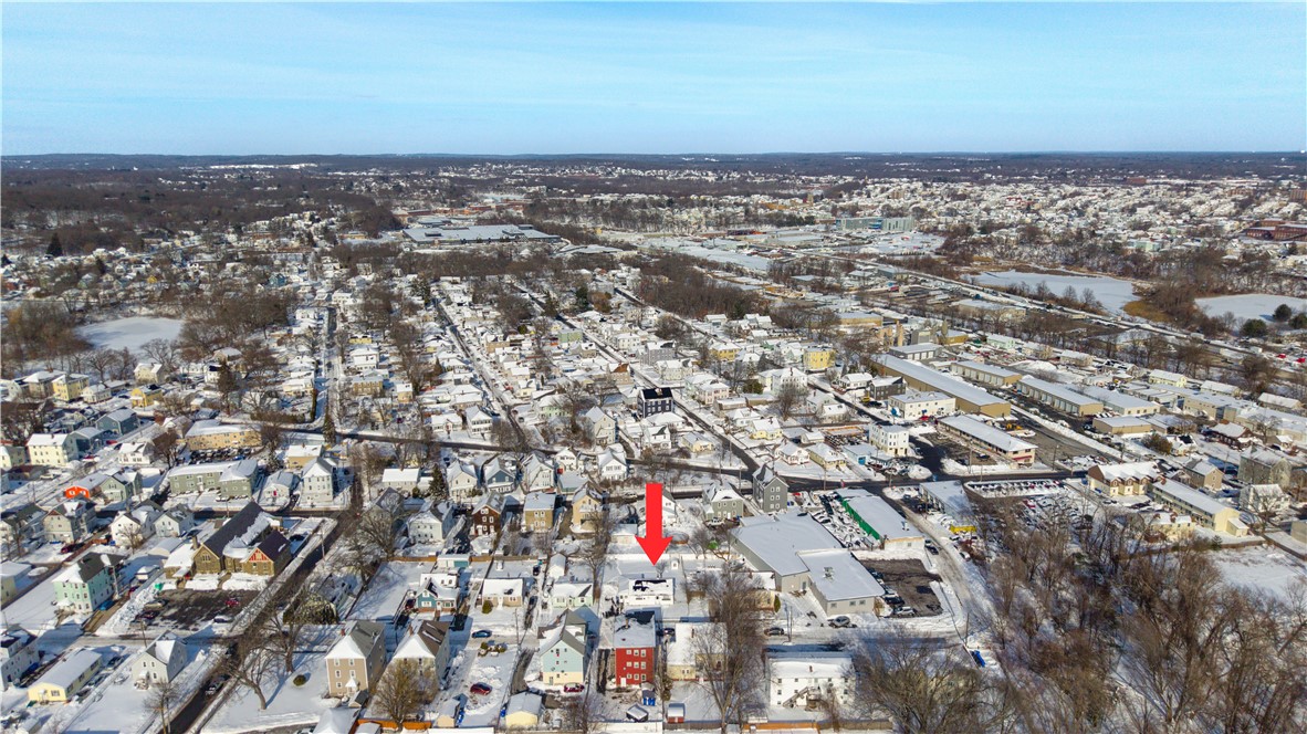 53 Samuel Avenue Pawtucket, RI 02860 - Photo 5 of 39