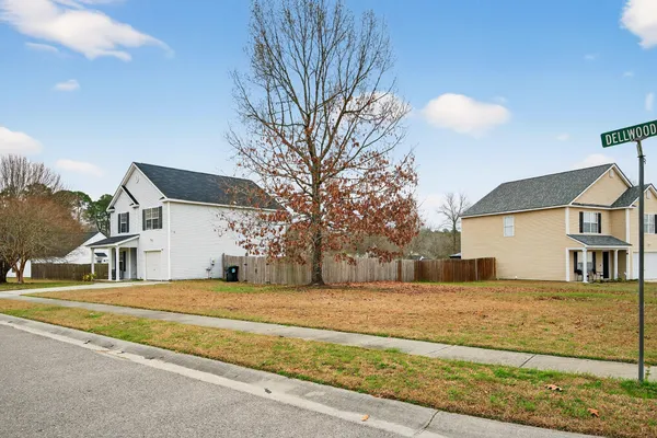 $310,000 | 100 Dellwood Street, Moncks Corner, SC 29461