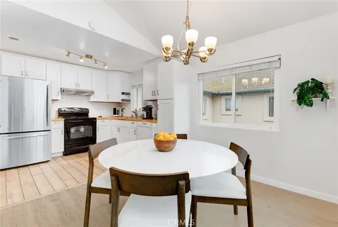 $679,000 | 11305 Avenida De Los Lobos, Unit C, San Diego, CA 92127