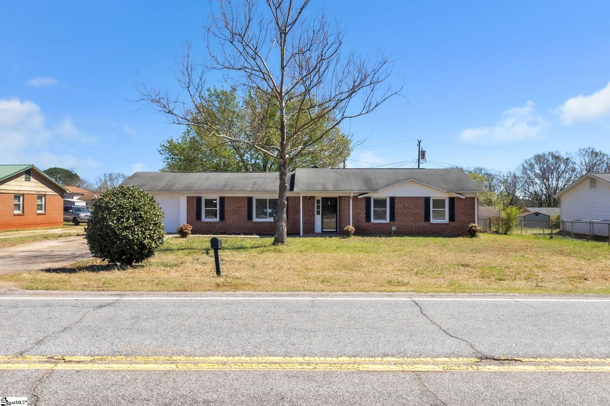 2312 Old Williamston Road Anderson, SC 29621 - Photo 2 of 25