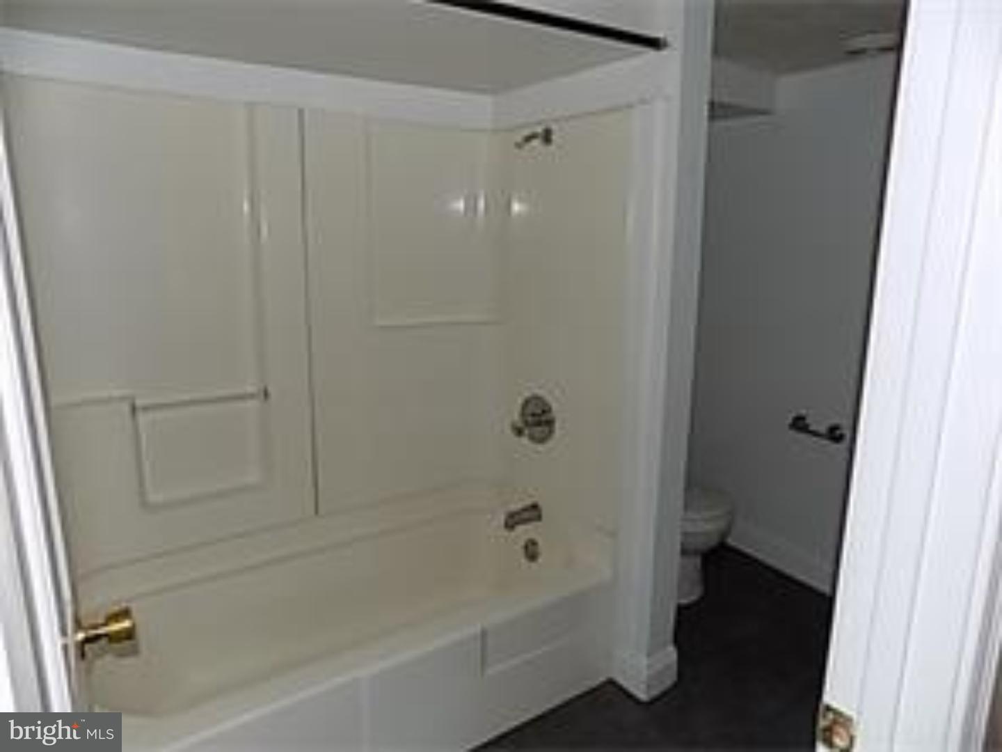 501 Exeter Road Reading, PA 19606 - Photo 10 of 14 a bathroom with a bathtub