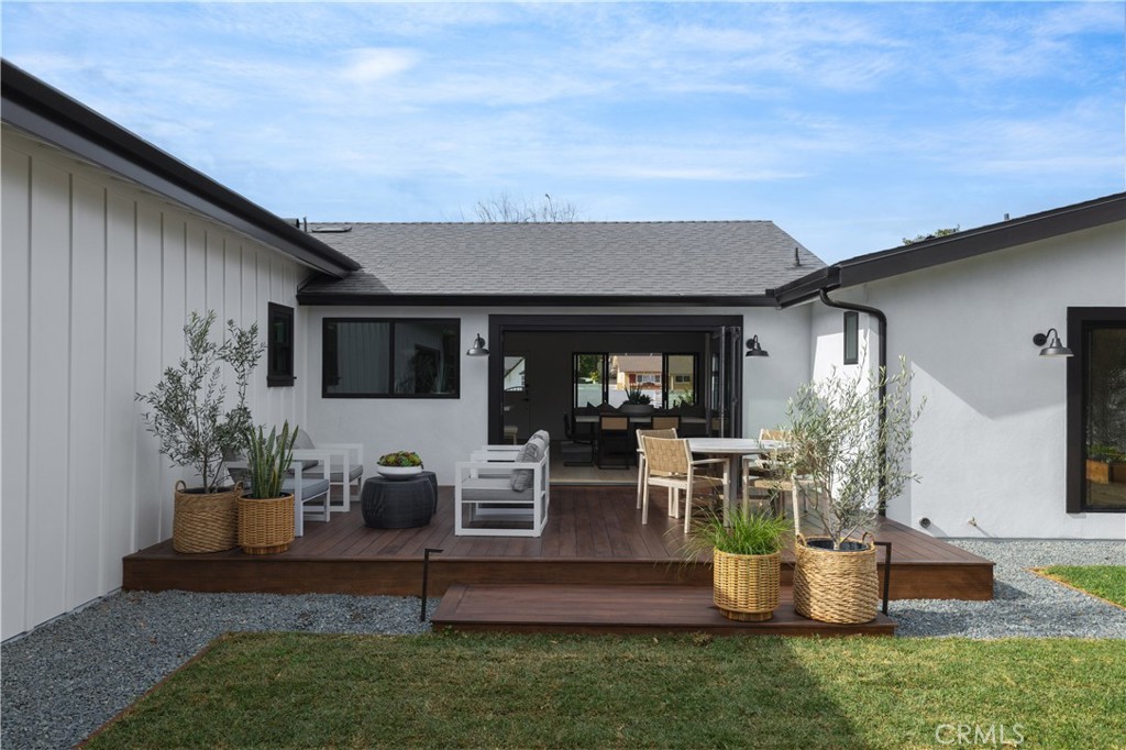 2384 Fordham Drive Costa Mesa, CA 92626 - Photo 19 of 20