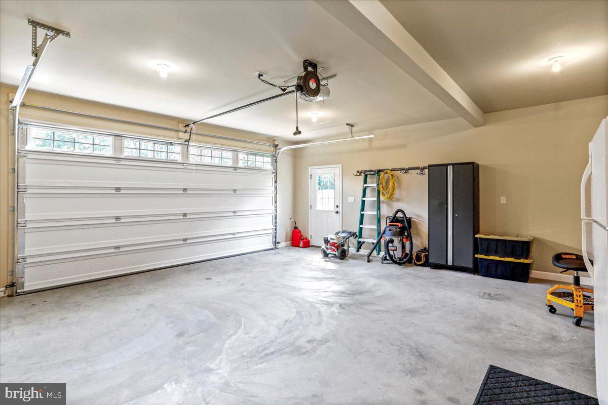 175 Lower View Road Strasburg, VA 22657 - Photo 56 of 100 Garage - Insulated garage door