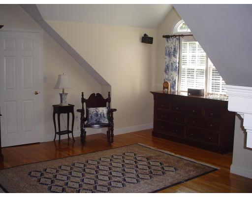 18 Mordecai Lincoln Road Scituate, MA 02066 - Photo 11 of 20 Gallery Image 11