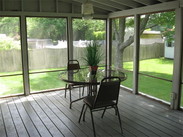 9 Manomet Road Peabody, MA 01960 - Photo 4 of 19 Gallery Image 4