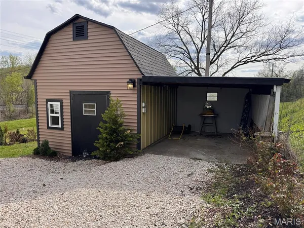 $219,900 | 415 South 11th Street, Louisiana, MO 63353