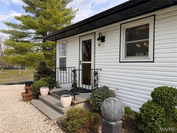 $219,900 | 415 South 11th Street, Louisiana, MO 63353
