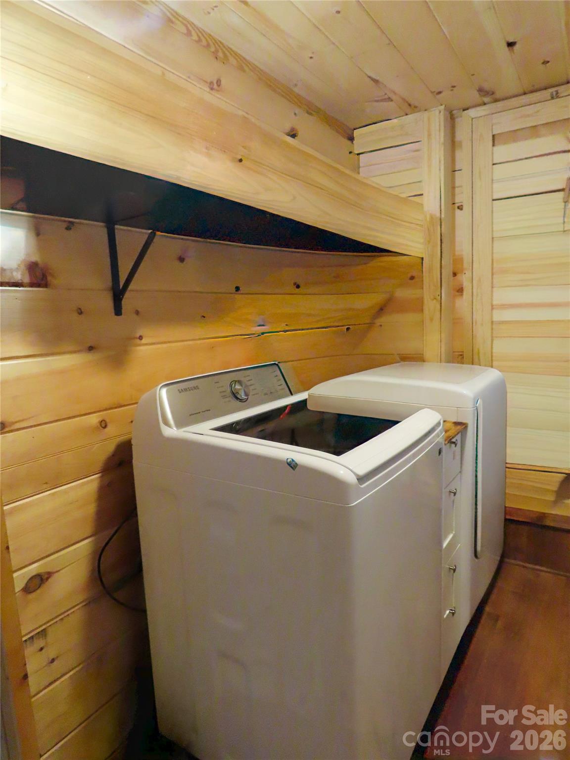 214 West Springs Street Lancaster, SC 29720 - Photo 28 of 33 a utility room with dryer and washer