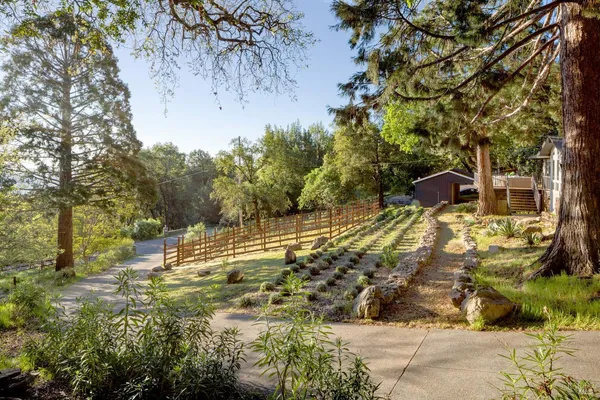 $1,995,000 | 18986 Sweet William Court, Sonoma, CA 95476