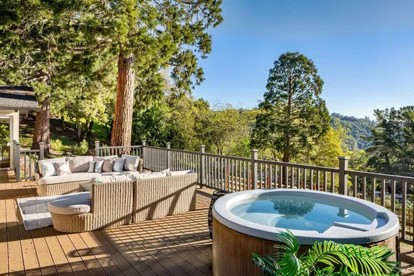 $1,995,000 | 18986 Sweet William Court, Sonoma, CA 95476