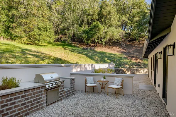$1,995,000 | 18986 Sweet William Court, Sonoma, CA 95476