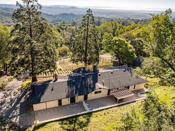 $1,995,000 | 18986 Sweet William Court, Sonoma, CA 95476
