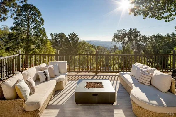 $1,995,000 | 18986 Sweet William Court, Sonoma, CA 95476