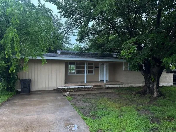 $1,850 | 2908 Binyon Street, Fort Worth, TX 76133