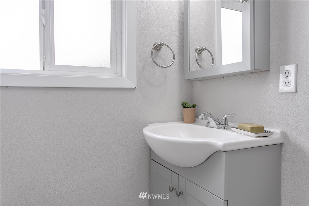 5992 Guide Meridian Bellingham, WA 98226 - Photo 18 of 34