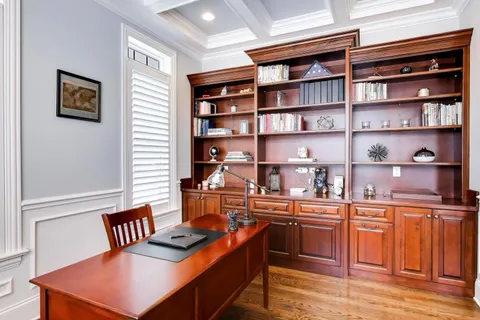 $1,650,000 | 2403 Old Glenview Road, Wilmette, IL 60091