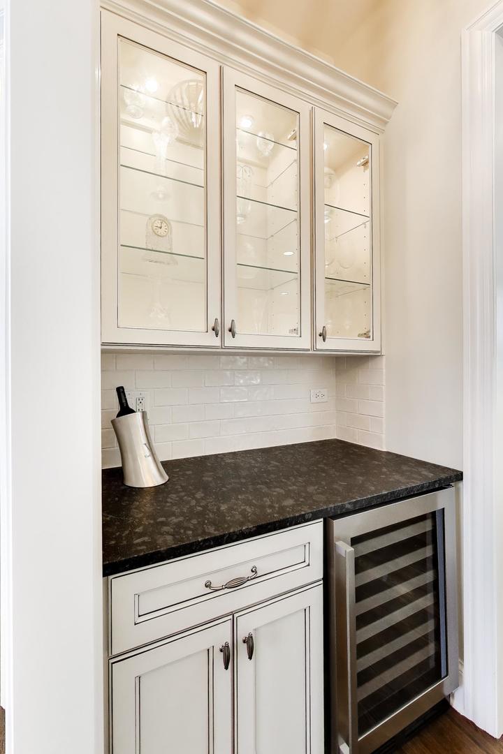 2403 Old Glenview Road Wilmette, IL 60091 - Photo 14 of 37